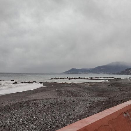 Appartamento Mama Monolocale Terrazzo Vista Mare Ventimiglia Luaran gambar