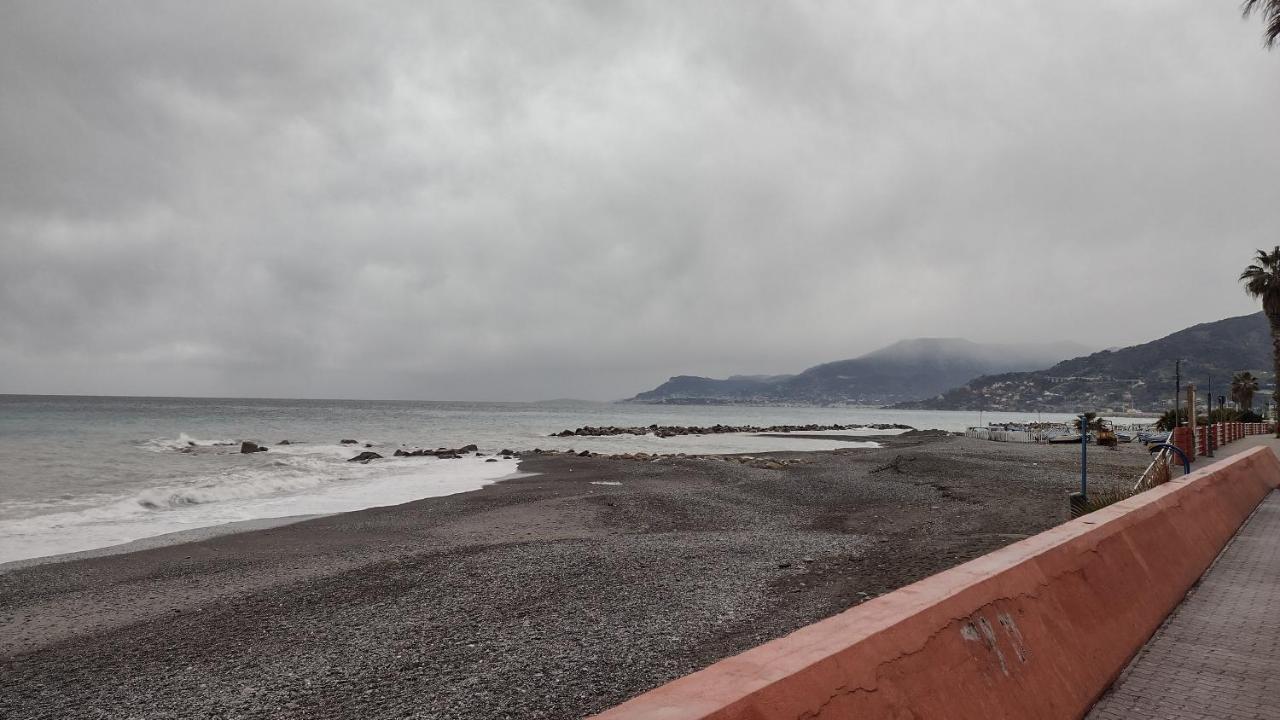 Appartamento Mama Monolocale Terrazzo Vista Mare Ventimiglia Luaran gambar